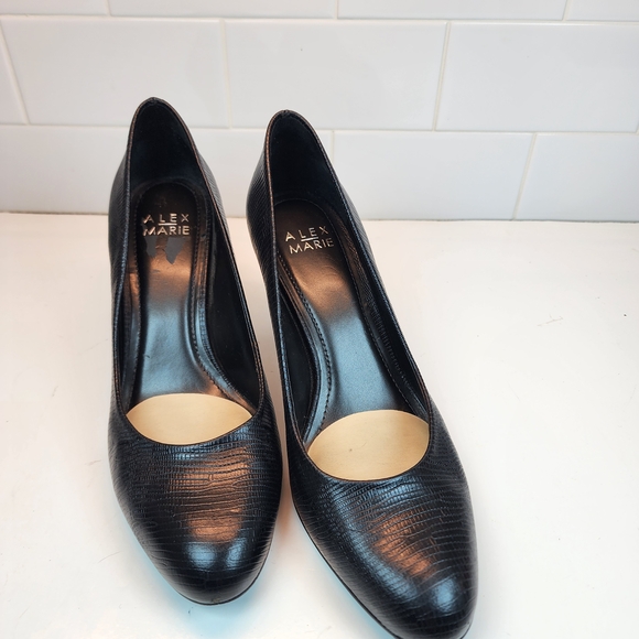 Alex Marie Shoes - Alex Marie Classic Black Snakeskin Textured Heels Size 7.5